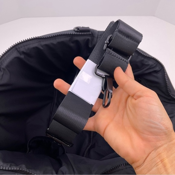 Wilo The Label Black Puffer Gym Bag New With Tags - Picture 11 of 13